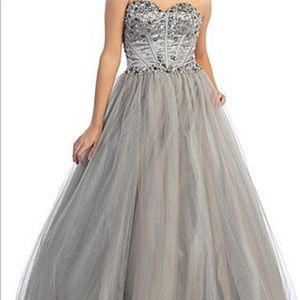 Gorgeous silver jeweled bodice tulle ballgown New